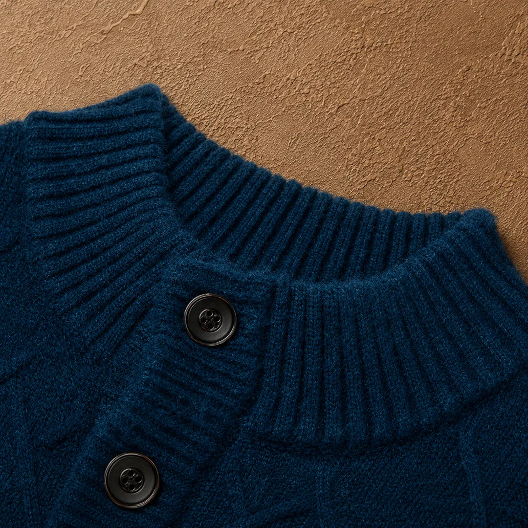 Men's textured geometric Henley jumper with mock neckline and long sleeves