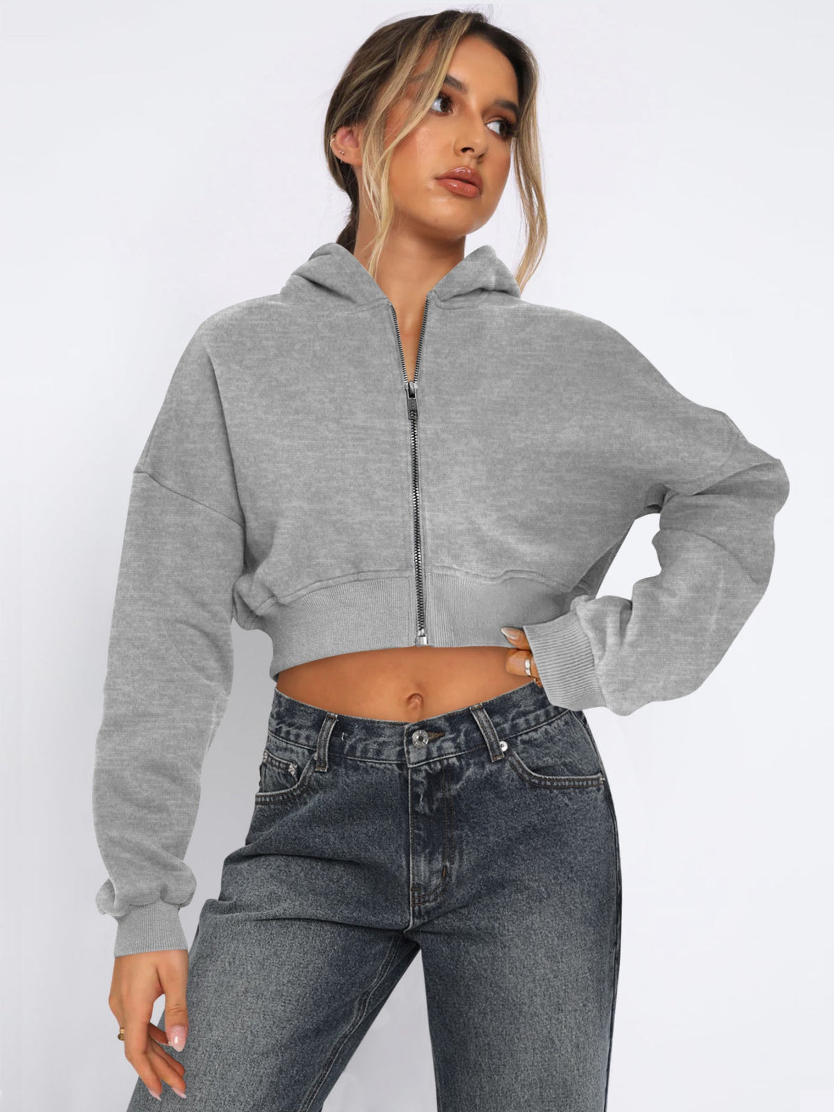 Women's cropped hooded sweatshirt with long sleeves and full front zip