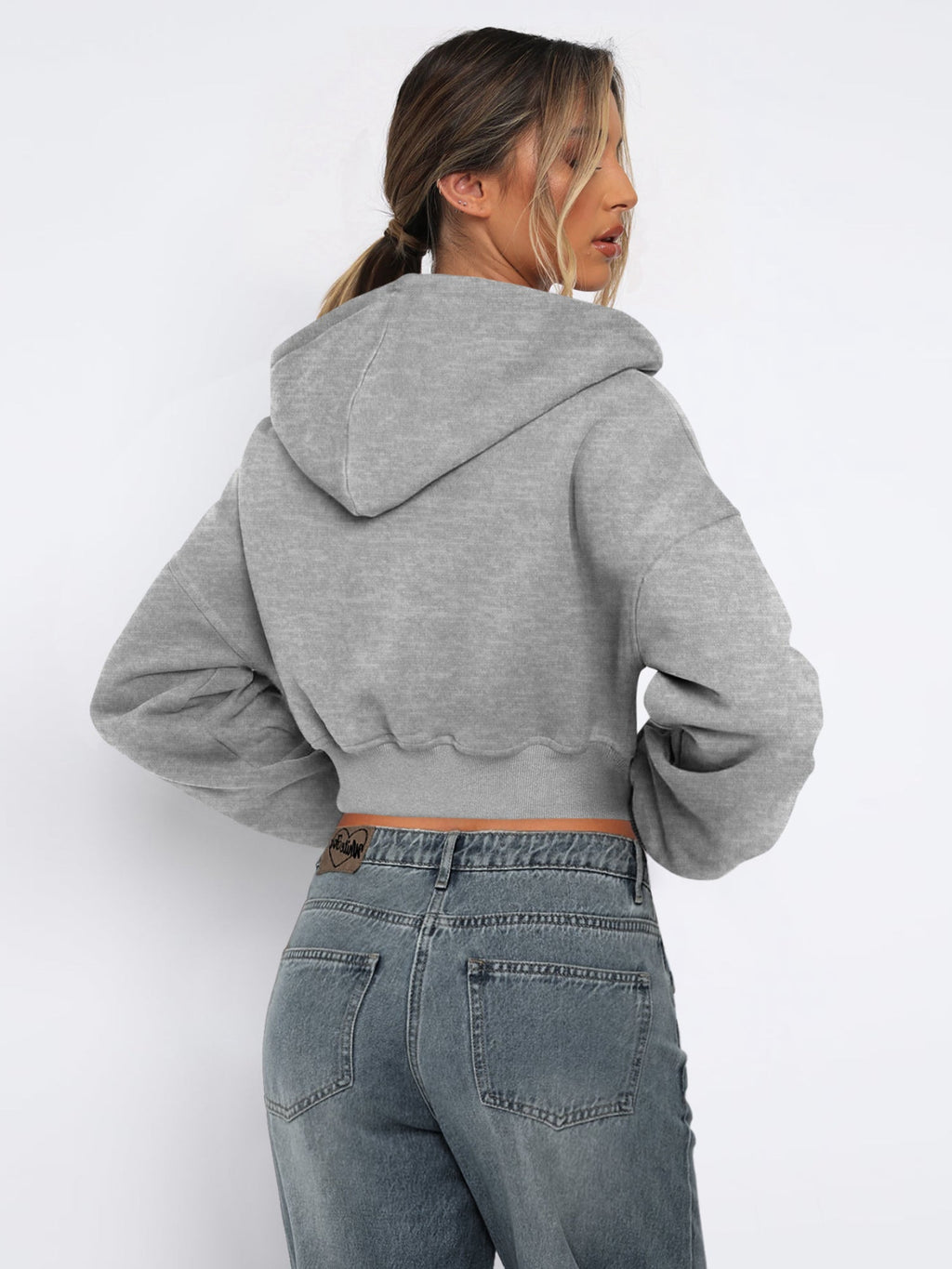 Women's cropped hooded sweatshirt with long sleeves and full front zip