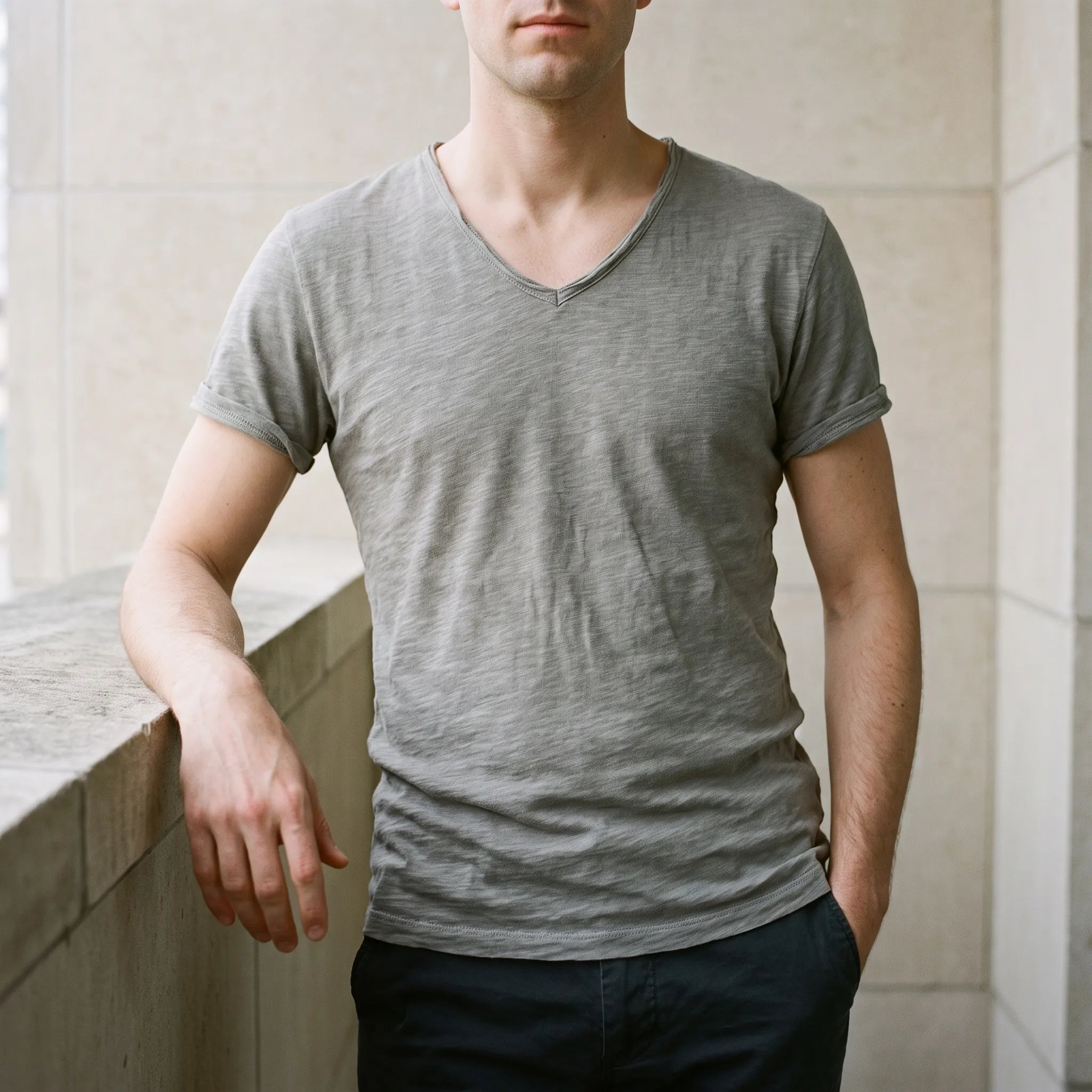 Torven  - Slim Fit V-Neck T-Shirt Casual Weekend Outings