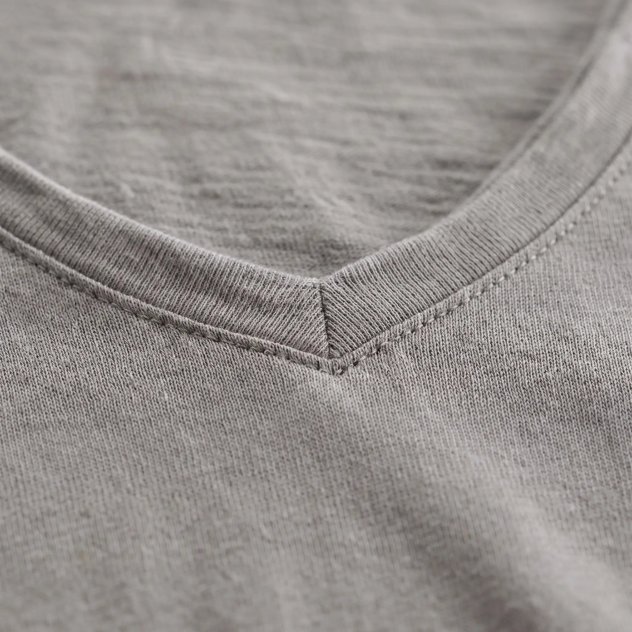 Torven  - Slim Fit V-Neck T-Shirt Casual Weekend Outings