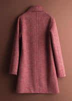 Women's checked long coat with notched lapels, long sleeves, buttons and front pockets
