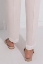 Women's straight ankle trousers with belt loops and turned cuffs