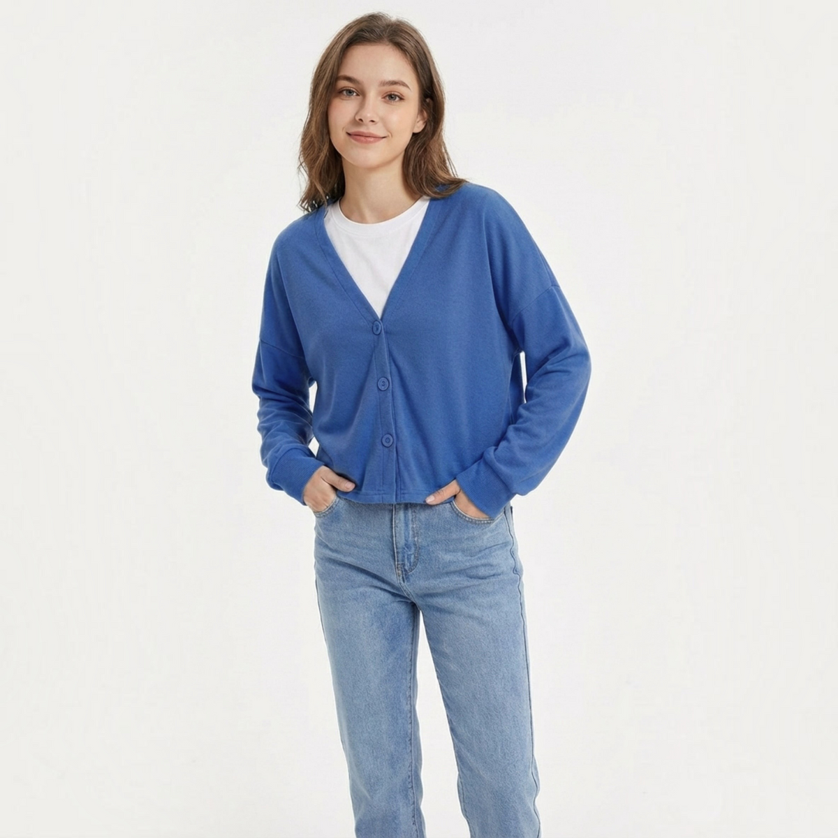 Women's relaxed V-neck button-front cardigan with long sleeves