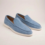 Men's slip-on loafers with moc toe and flat white sole