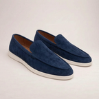 Men's slip-on loafers with moc toe and flat white sole