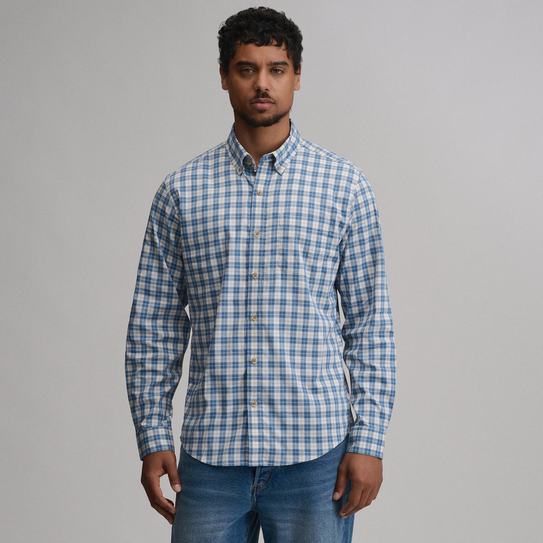 Men's checked long-sleeve shirt with button-down collar and chest pocket