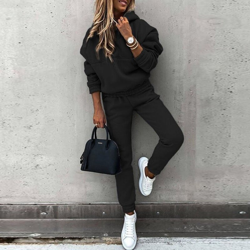 Women's hoodie and high-waist jogger tracksuit set