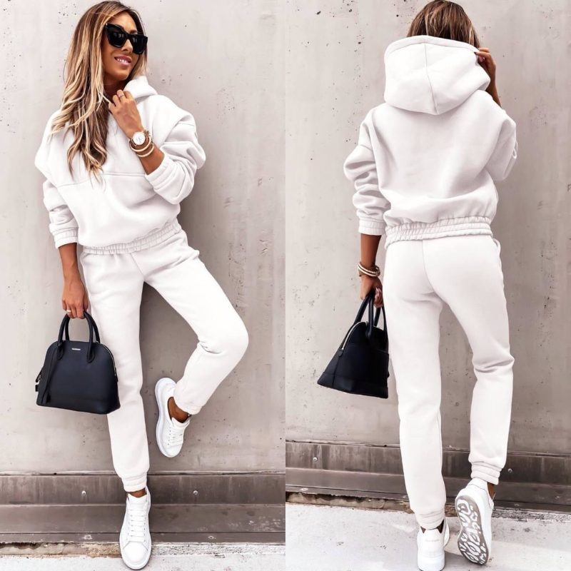 Women's hoodie and high-waist jogger tracksuit set