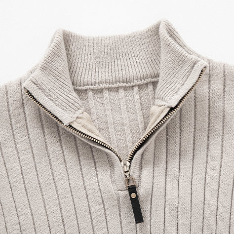 Men's ribbed quarter-zip sweater with stand collar and long sleeves