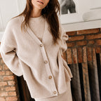 Women's oversized ribbed cardigan with V-neck and button front