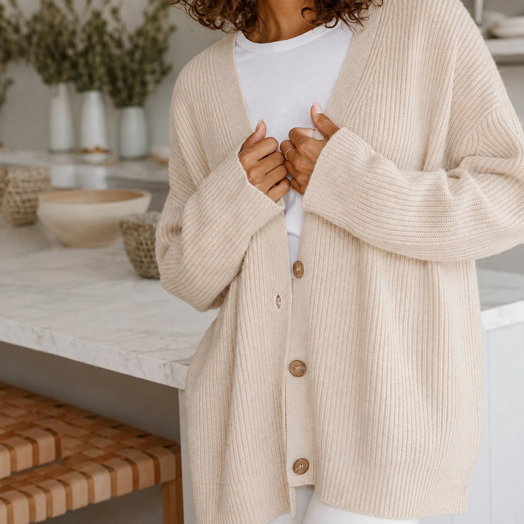 Women's oversized ribbed cardigan with V-neck and button front