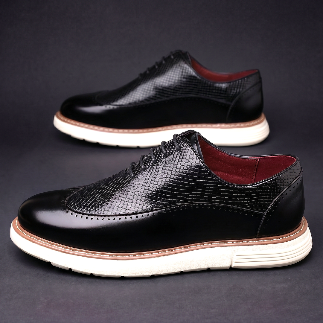 Textured lace-up Oxford shoes with rounded toes and contrasting layered soles