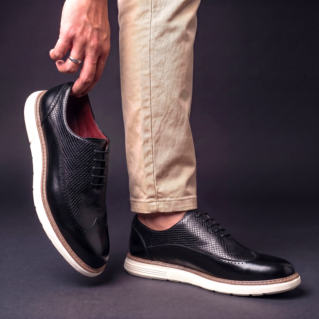 Textured lace-up Oxford shoes with rounded toes and contrasting layered soles