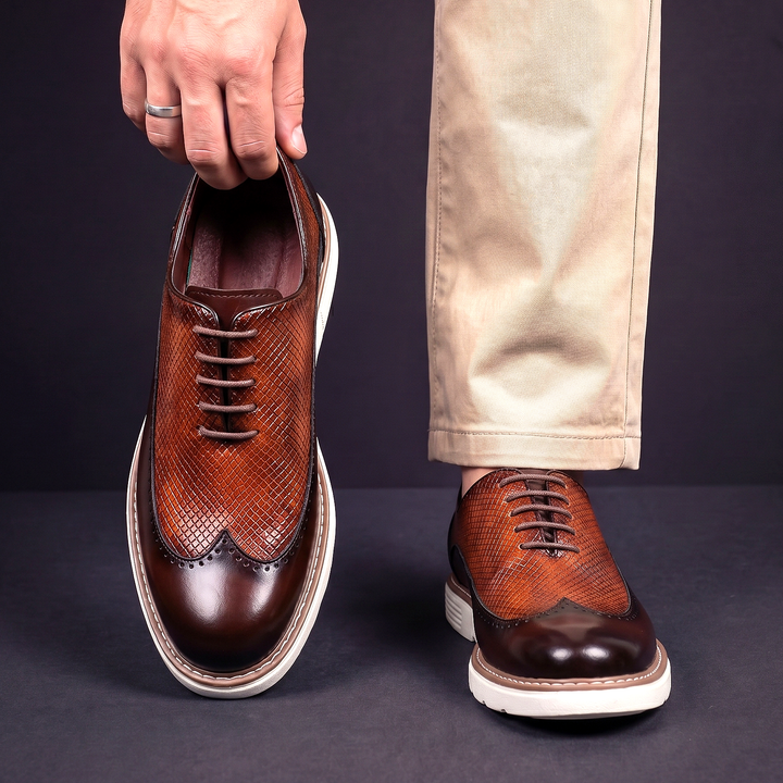 Textured lace-up Oxford shoes with rounded toes and contrasting layered soles