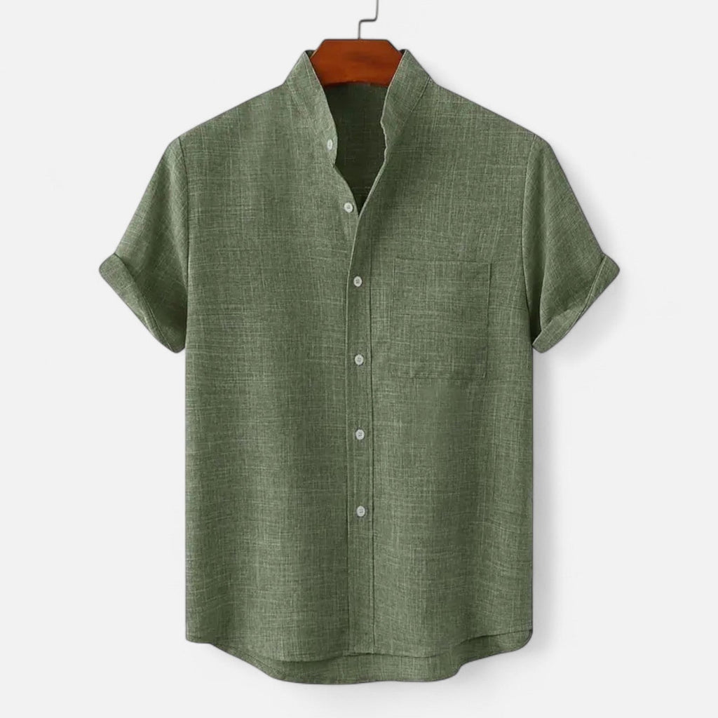 Men's textured short sleeve shirt with mandarin collar and chest pocket