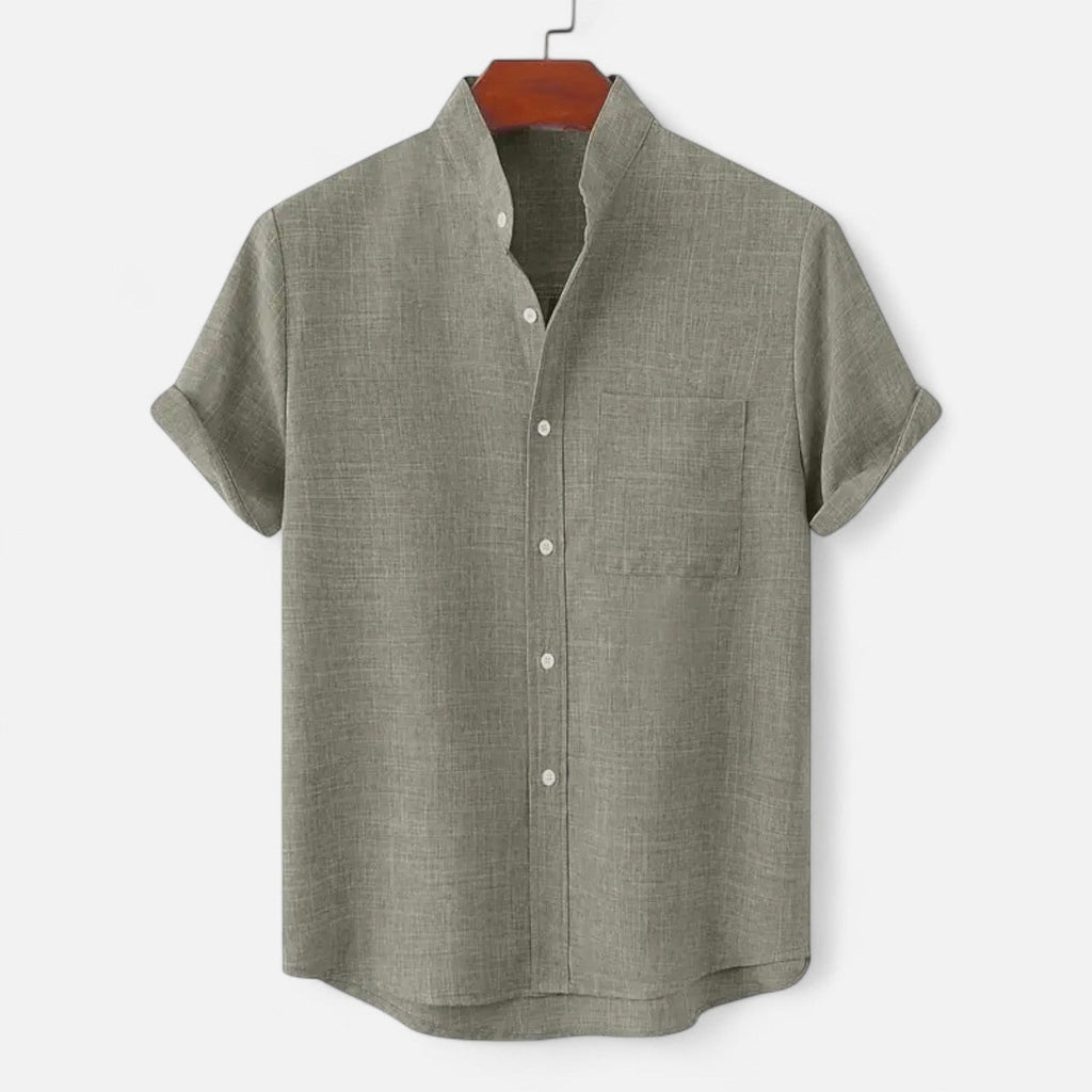 Men's textured short sleeve shirt with mandarin collar and chest pocket