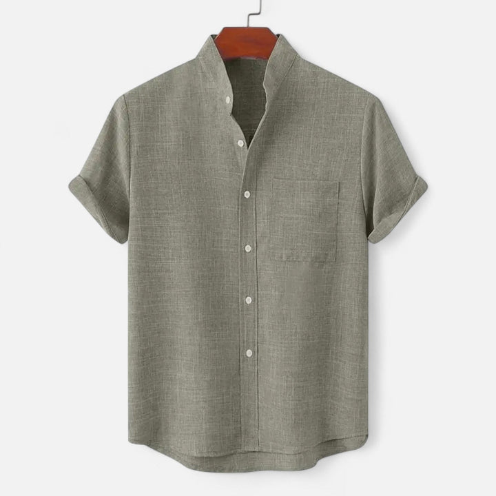 Men's textured short sleeve shirt with mandarin collar and chest pocket