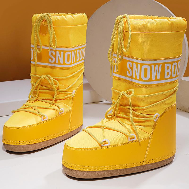 Women's tall lace-up snow boots with platform sole and drawstring top