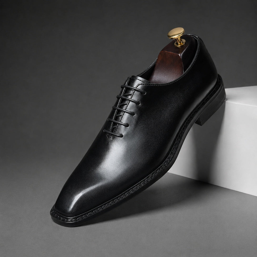 Men's wholecut lace-up Oxford shoes with a burnished finish and square toe