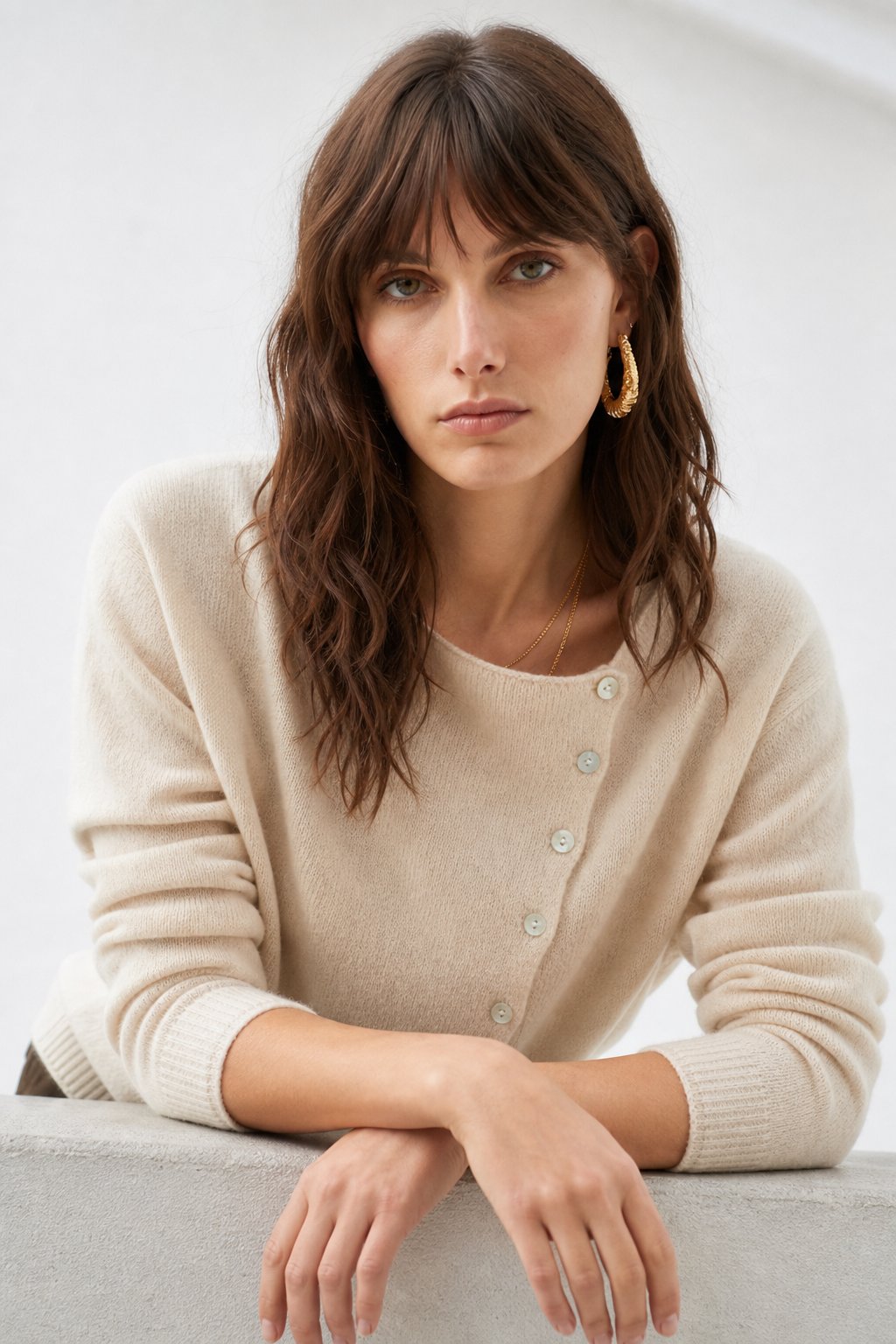 Women's button front cardigan with long sleeves and front pockets