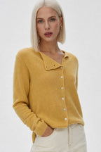 Women's button front cardigan with long sleeves and front pockets