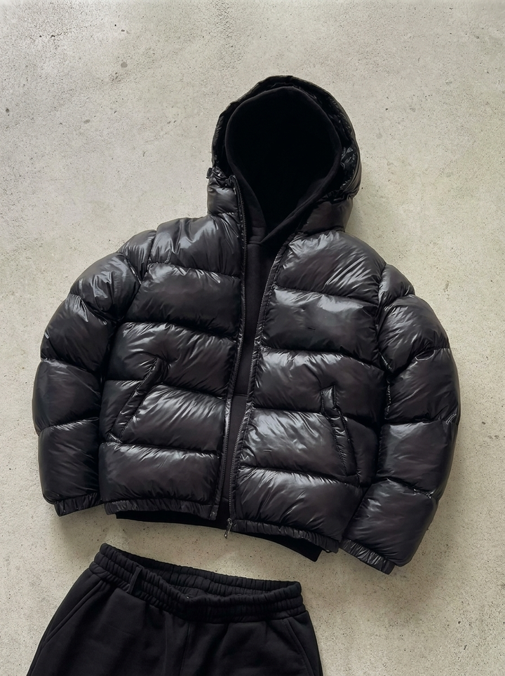 Men's hooded quilted puffer jacket with zip front and front pockets