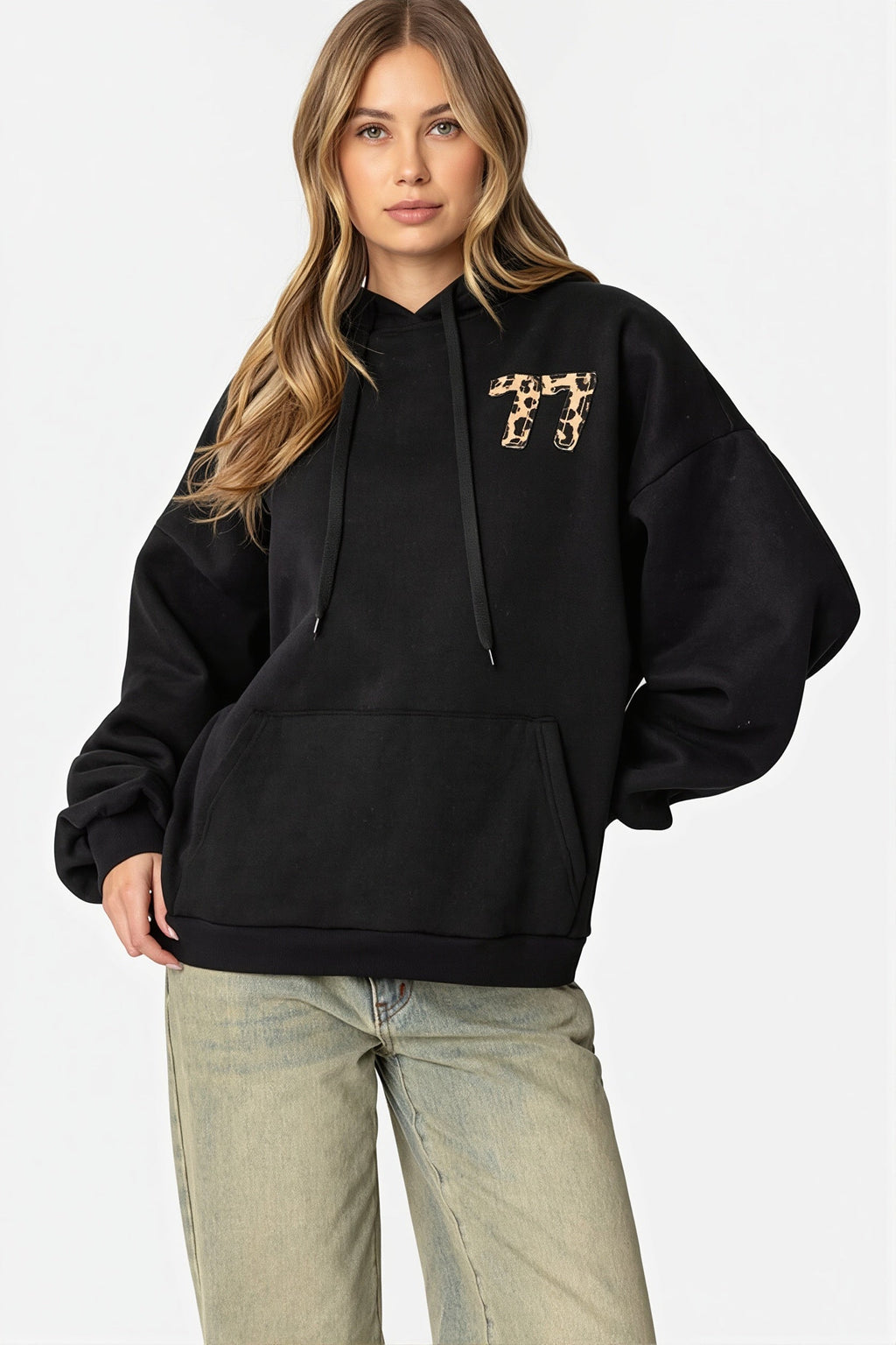 Women's oversized pullover hoodie with number graphic and kangaroo pocket