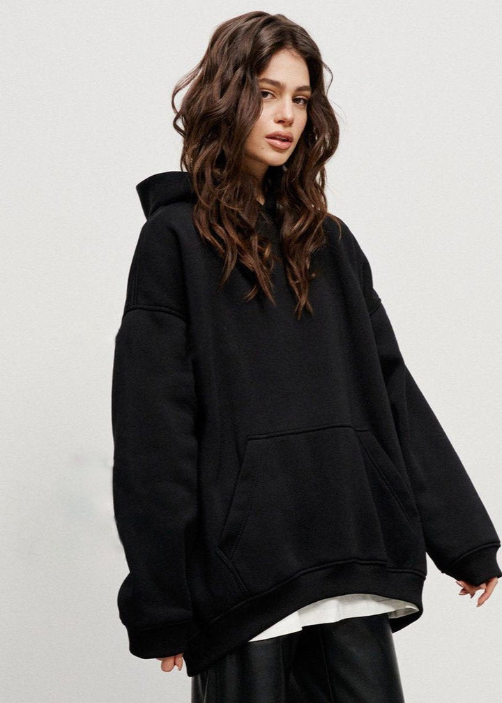 Women's oversized hoodie with hood, long sleeves and kangaroo pocket