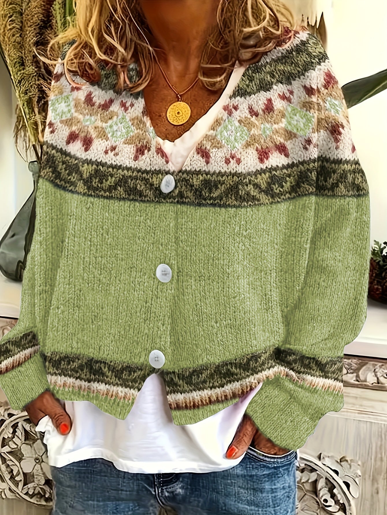 Women's geometric knit cardigan with V-neck, buttons and long sleeves