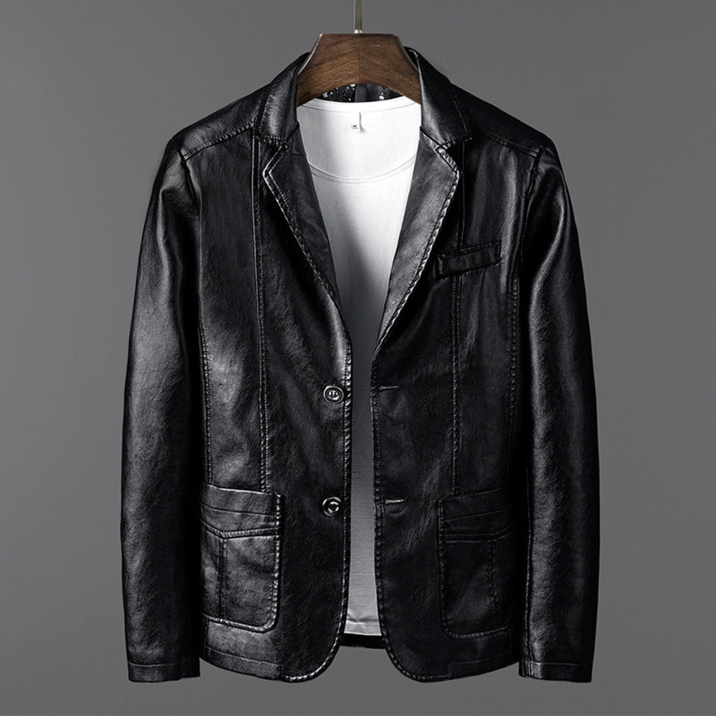 Men's structured blazer jacket with notched lapels, long sleeves and front patch pockets