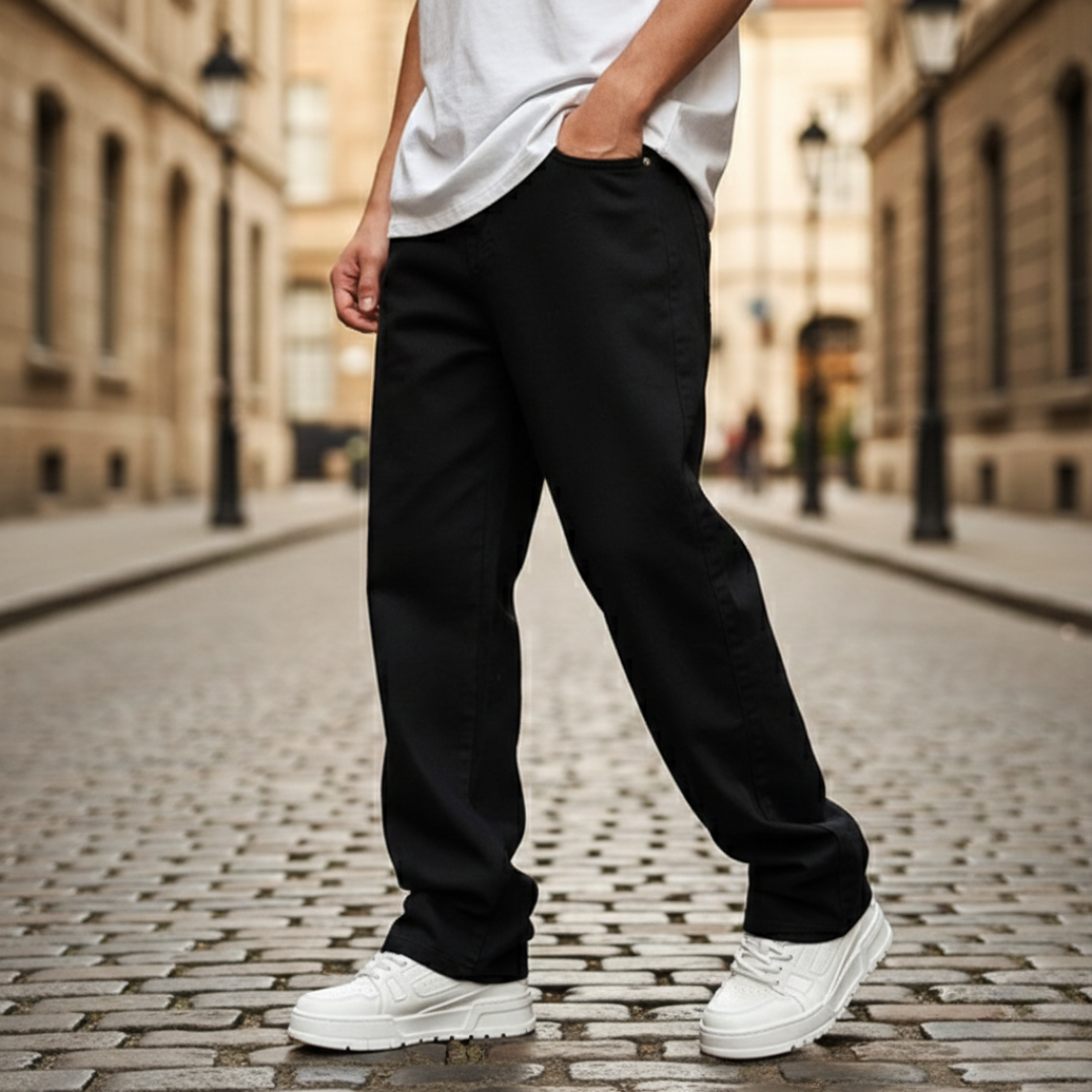 Men's regular-fit straight leg jeans with five-pocket design