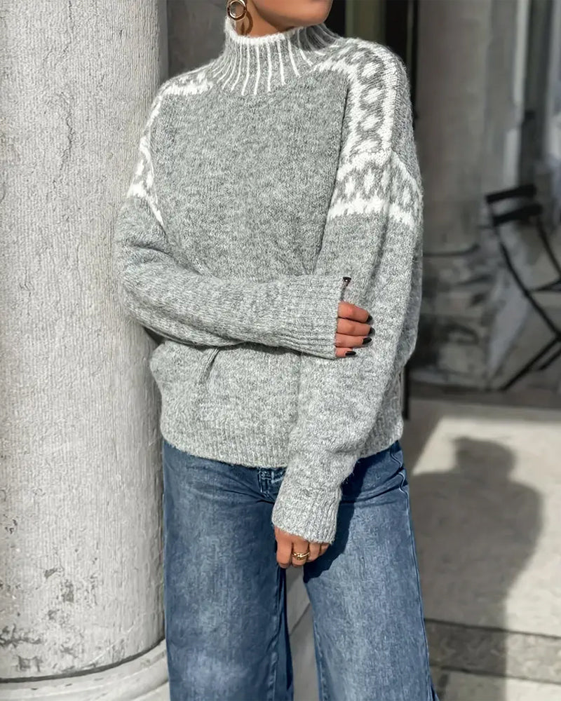 Women's knitted jumper with long sleeves