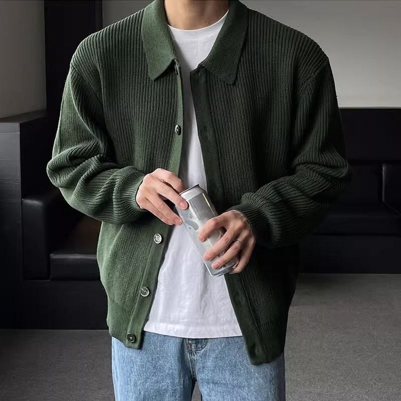 Men's ribbed knit cardigan with collar, buttons and long sleeves
