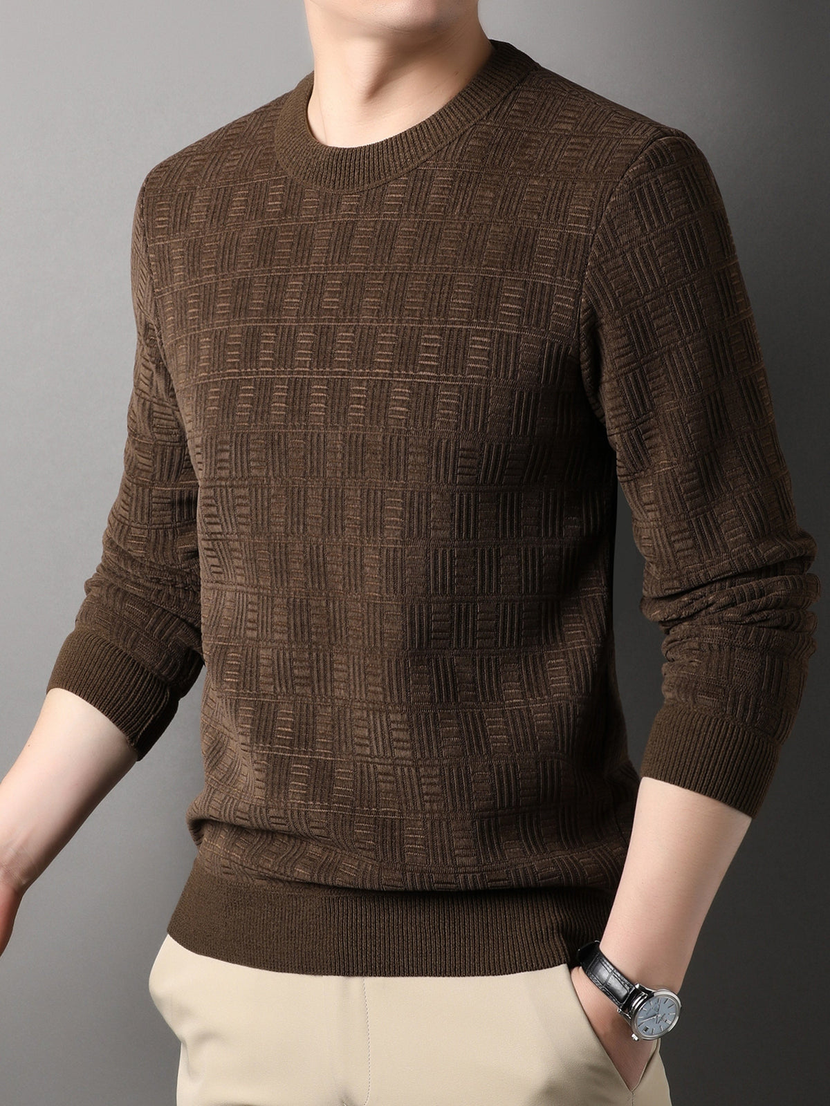 Men's textured crew neck jumper with long sleeves