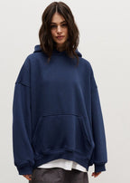 Women's oversized hoodie with hood, long sleeves and kangaroo pocket