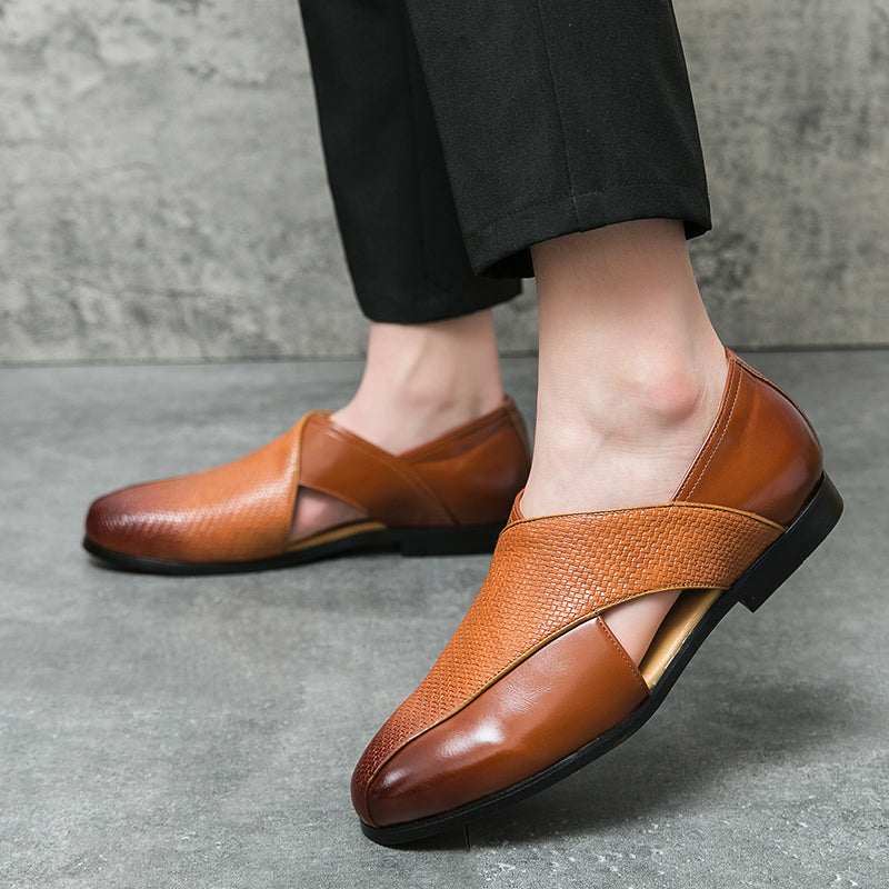 Textured loafers with penny-style straps in brown and black
