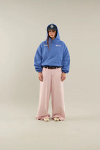 Women's cropped hooded sweatshirt with long sleeves and kangaroo pocket