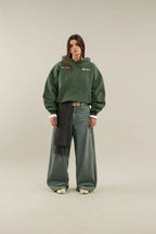 Women's cropped hooded sweatshirt with long sleeves and kangaroo pocket