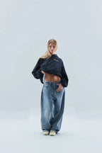 Women's cropped hooded sweatshirt with long sleeves and kangaroo pocket