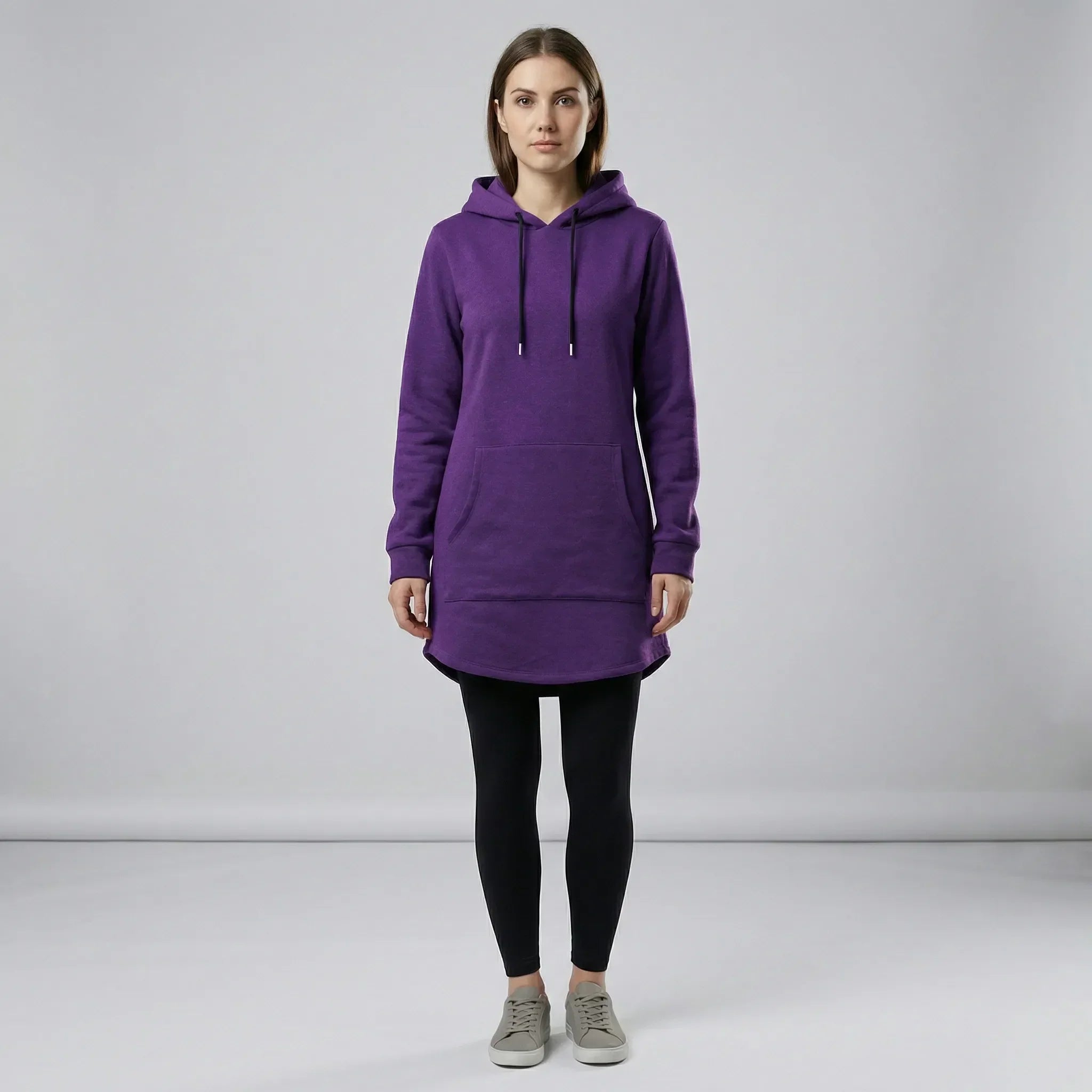 Women's hooded tunic sweatshirt with kangaroo pocket and curved hem