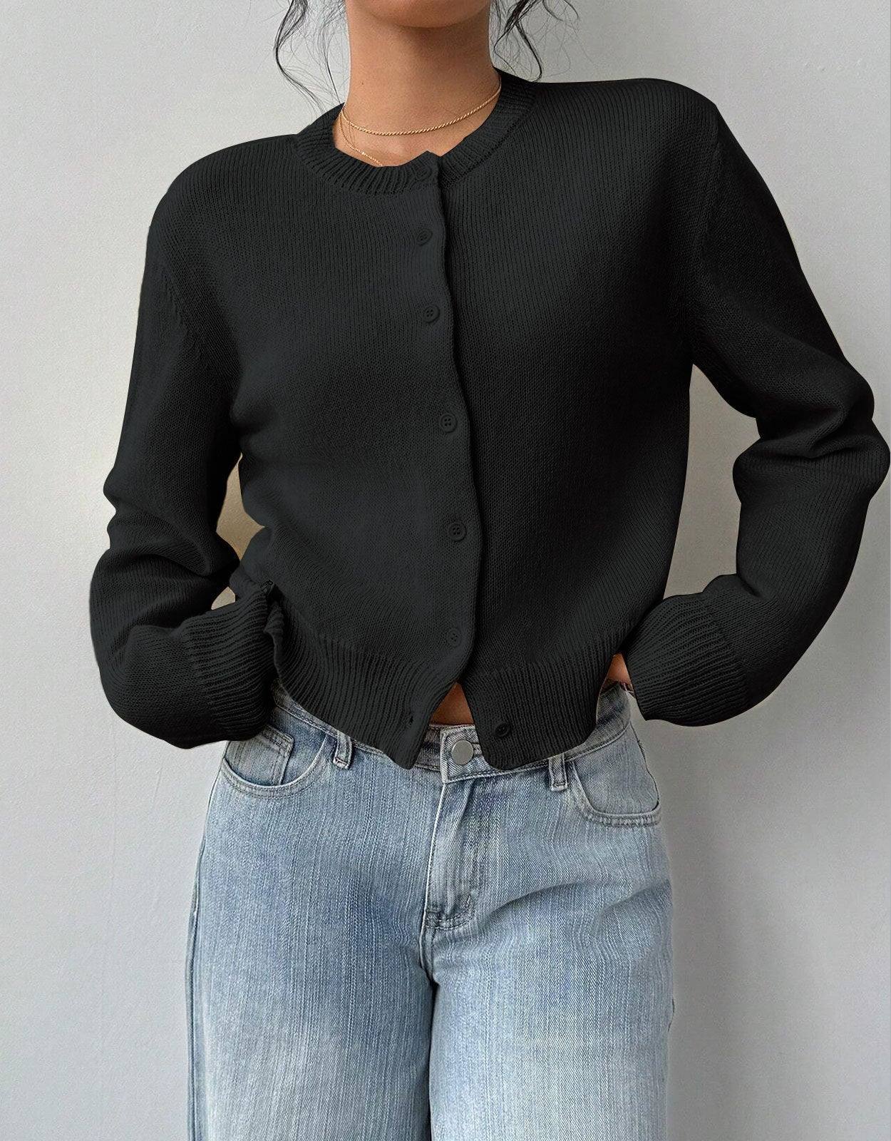 Women's cropped knitted cardigan with round neckline, long sleeves and front buttons
