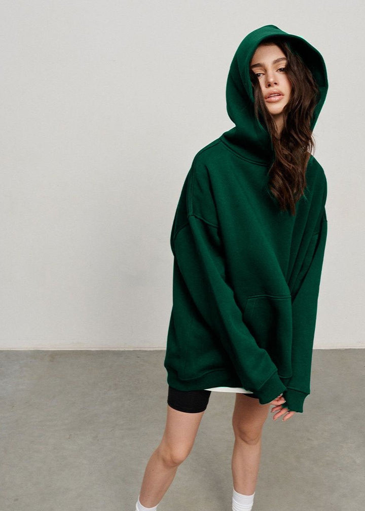 Women's oversized hoodie with hood, long sleeves and kangaroo pocket
