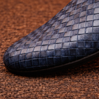 Woven slip-on loafers with round toes and flat soles