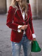 Women's tailored velvet blazer with lapels and single-button fastening
