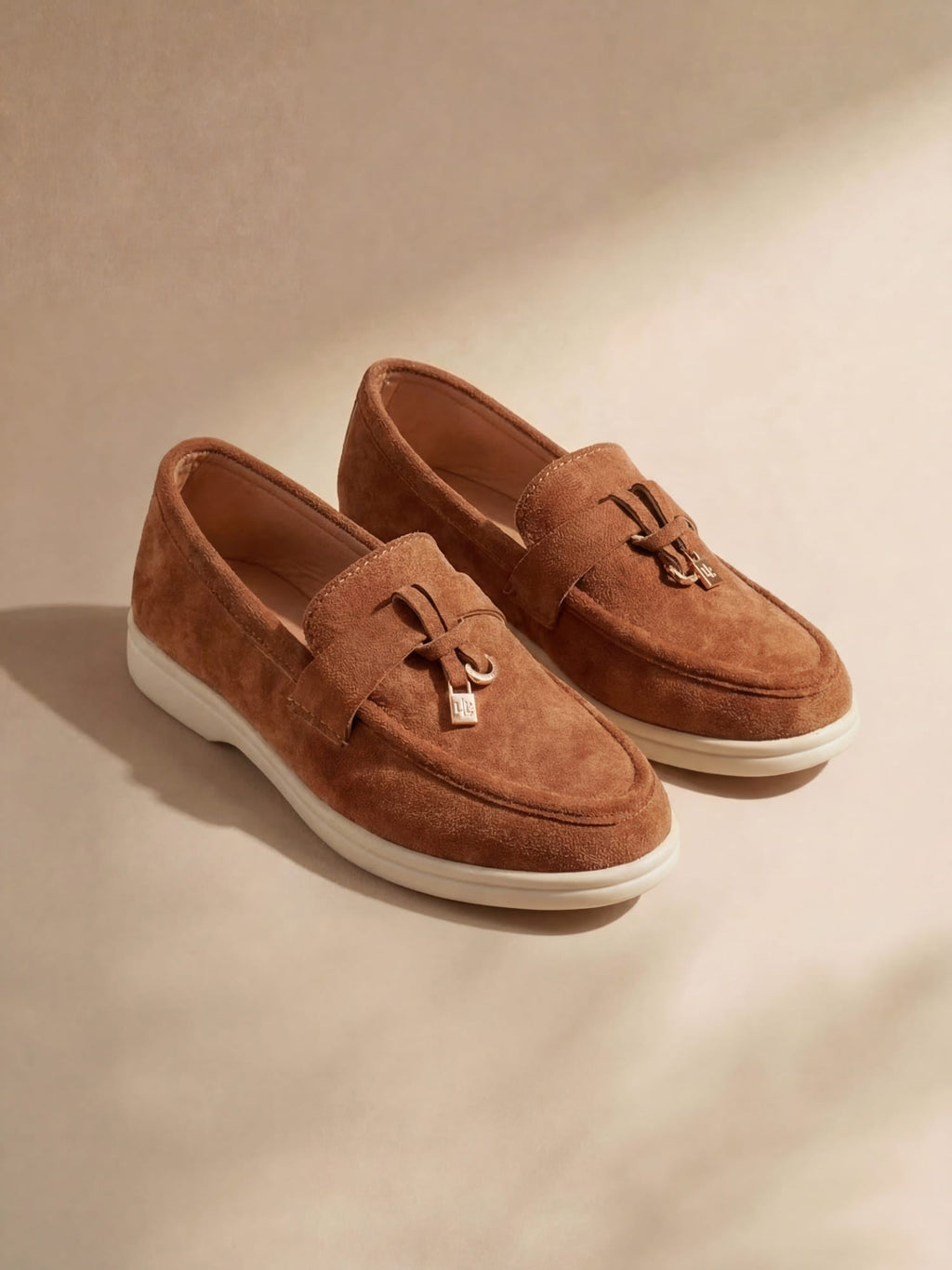 Women's pointed toe loafers with strap and flat sole