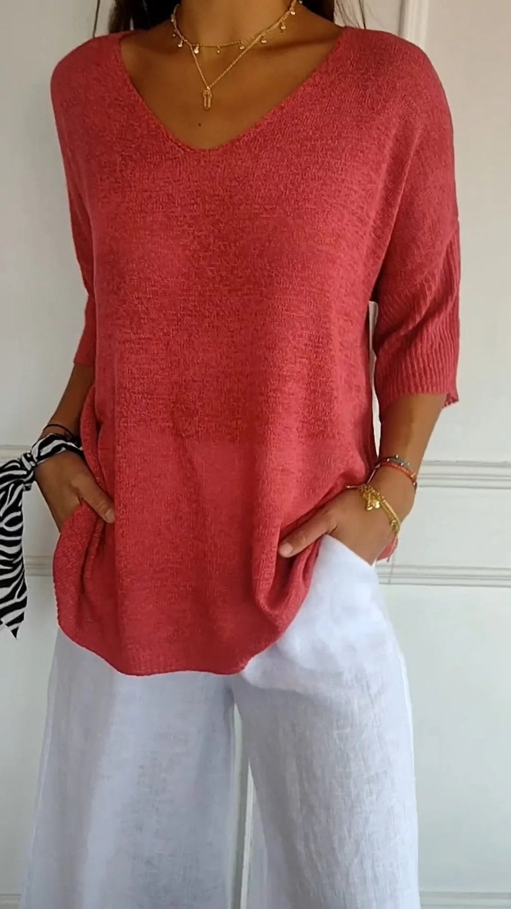Women's solid-colour knitted V-neck top with long sleeves