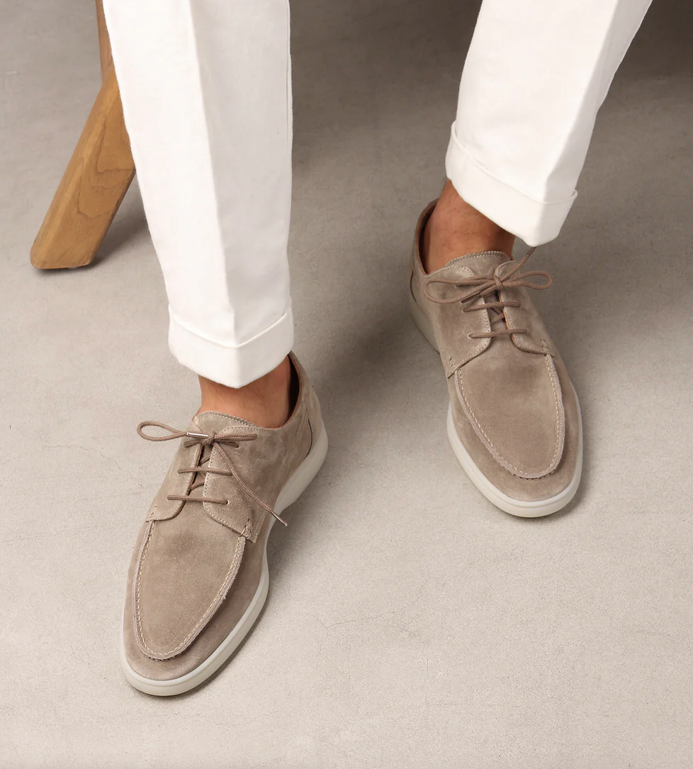 Men's moc toe derby shoes with lace-up front