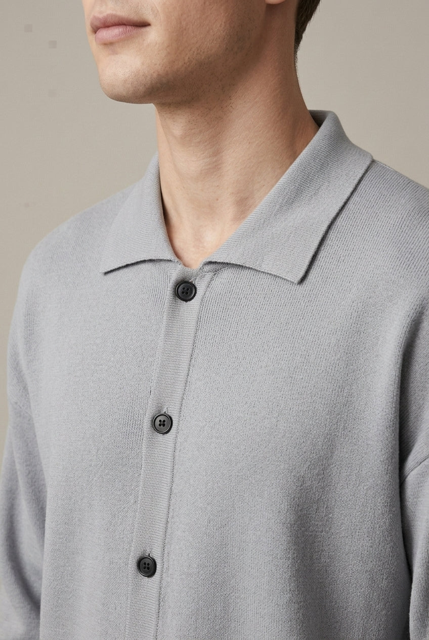 Men's oversized knitted cardigan with spread collar and button front