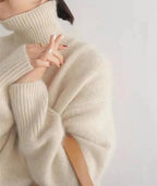 Women's plain ribbed turtleneck jumper with long sleeves and relaxed fit